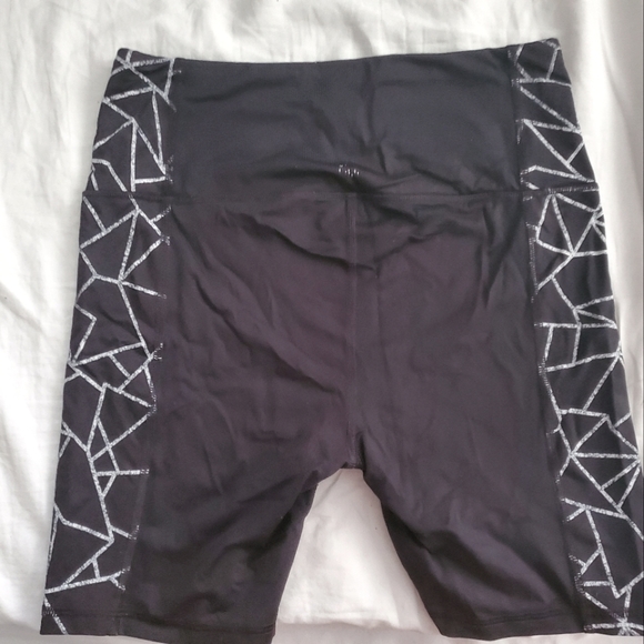 Victoria Secret Sport Biker Short - Picture 2 of 2